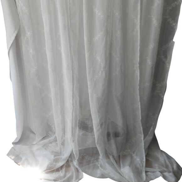 GORGEOUS WHITE EMBROIDERED ON WHITE BOTANICAL TRELLIS WINDOW CURTAINS, 3 PANELS! - Picture 7 of 11